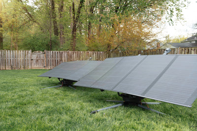 Do solar panels need batteries?