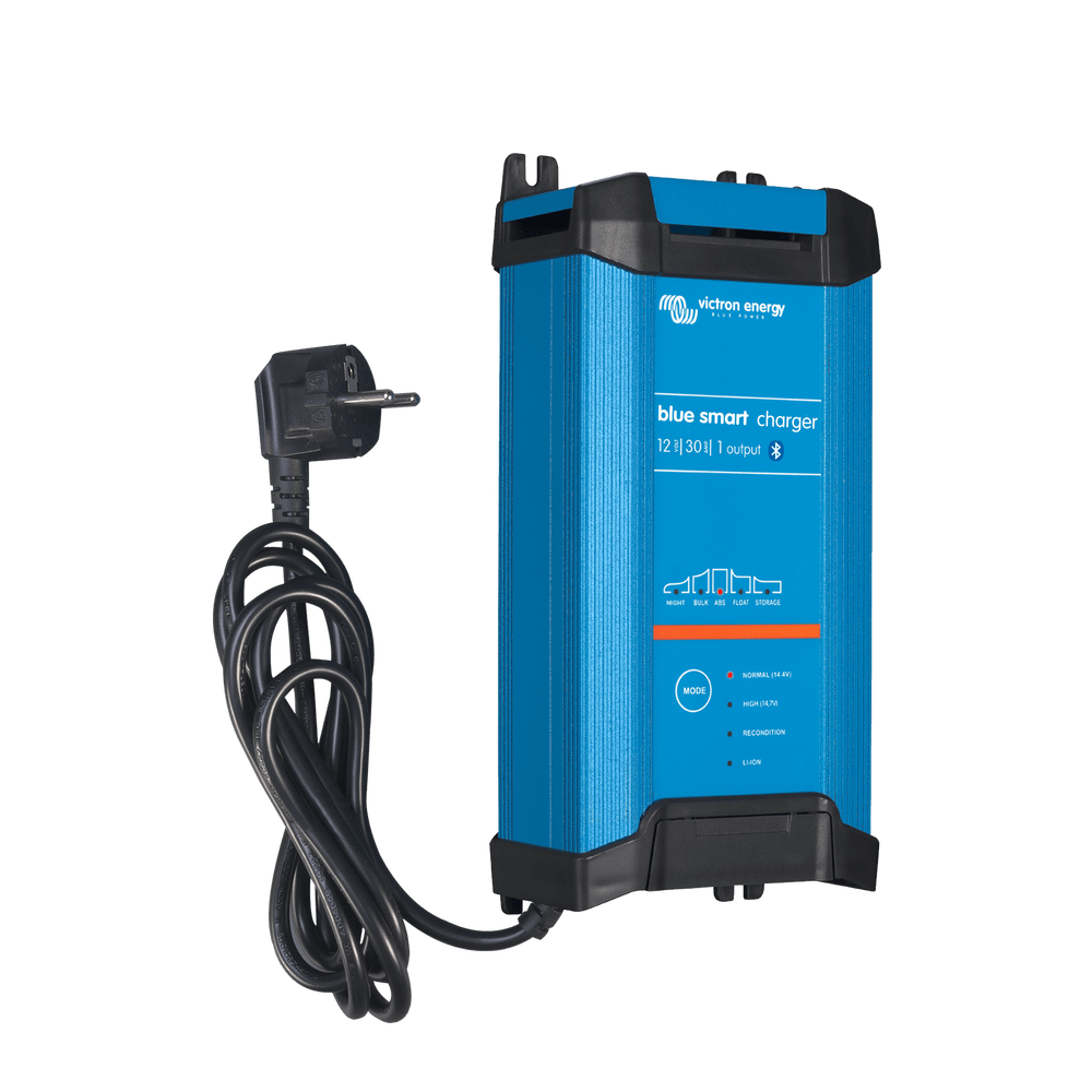 Blue Smart IP22 Charger 12/30(1) 230V CEE 7/7